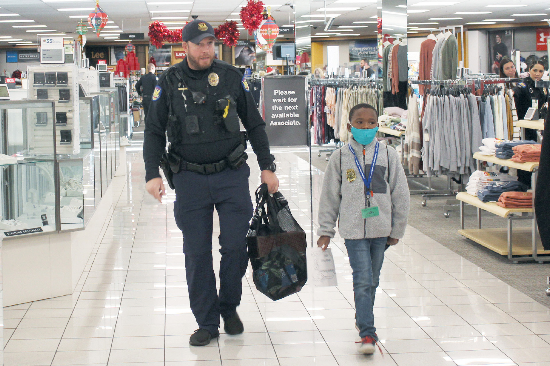 11th-annual-shop-with-a-cop-14