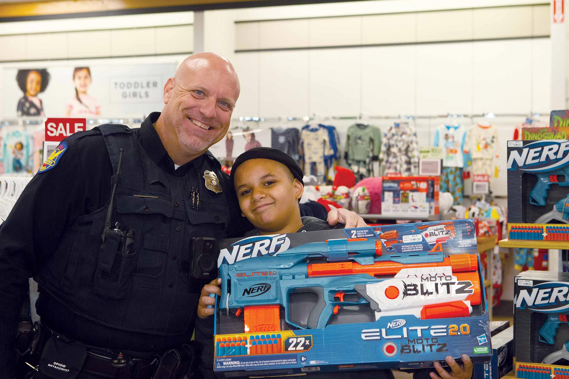 12th-annual-shop-with-a-cop-2022-16