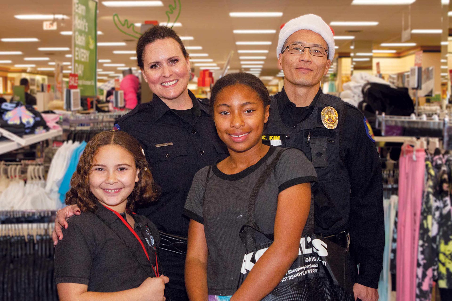 12th-annual-shop-with-a-cop-2022-18